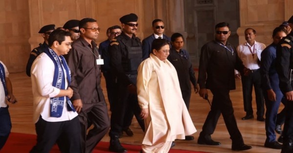 मायावती और आकाश आनंद