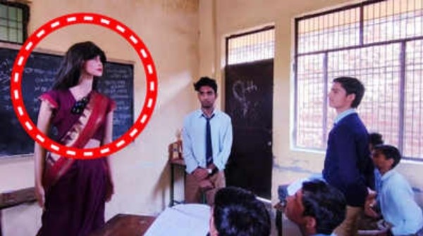 Up AI रोबोट टीचर